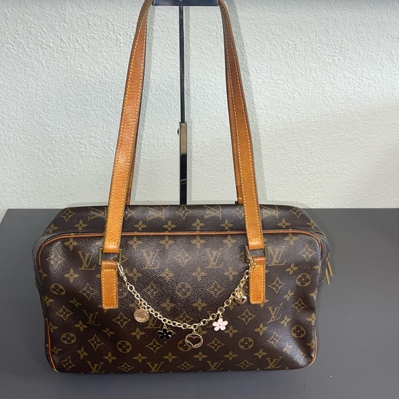 Louis Vuitton Cite GM Monogram Canvas Shoulder Bag - Picture 2 of 14
